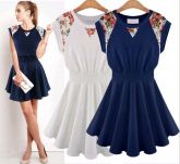 Vestido Rodado com Detalhes Florais  [R0001]